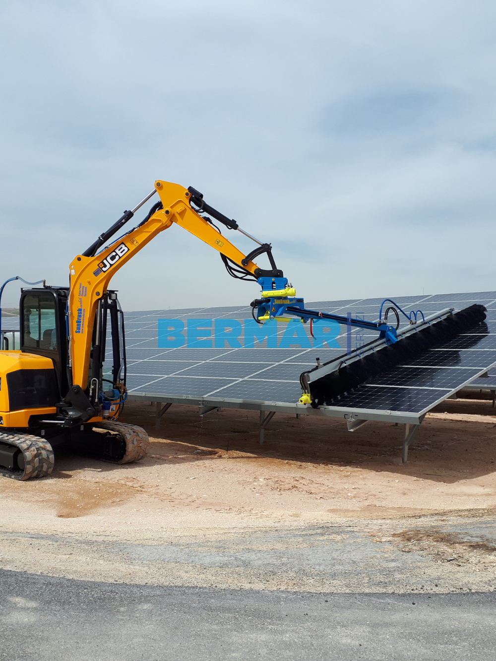 Sunbrush Rapid spazzola automatica per pannelli fotovoltaici per escavatore