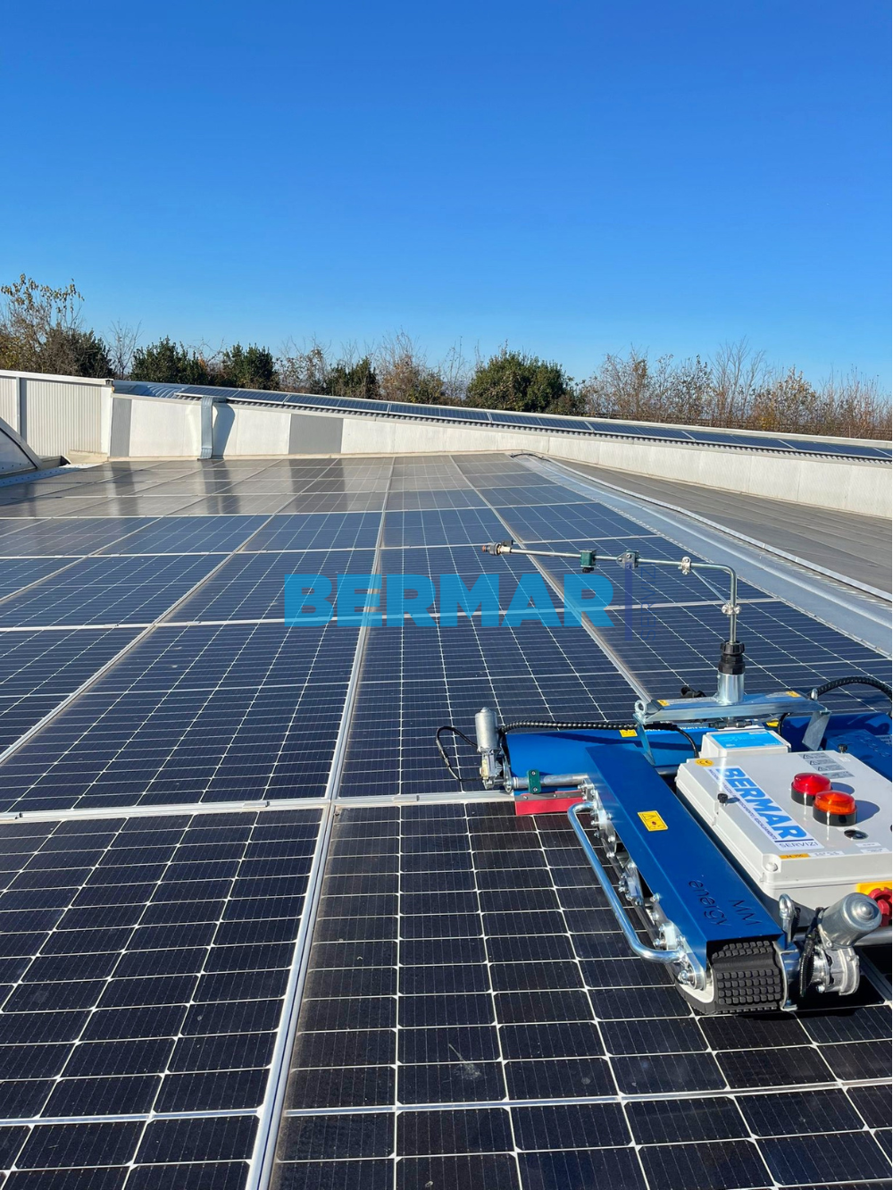 Robot Pulizia Pannelli Fotovoltaici - ROBOT MM SOLAR