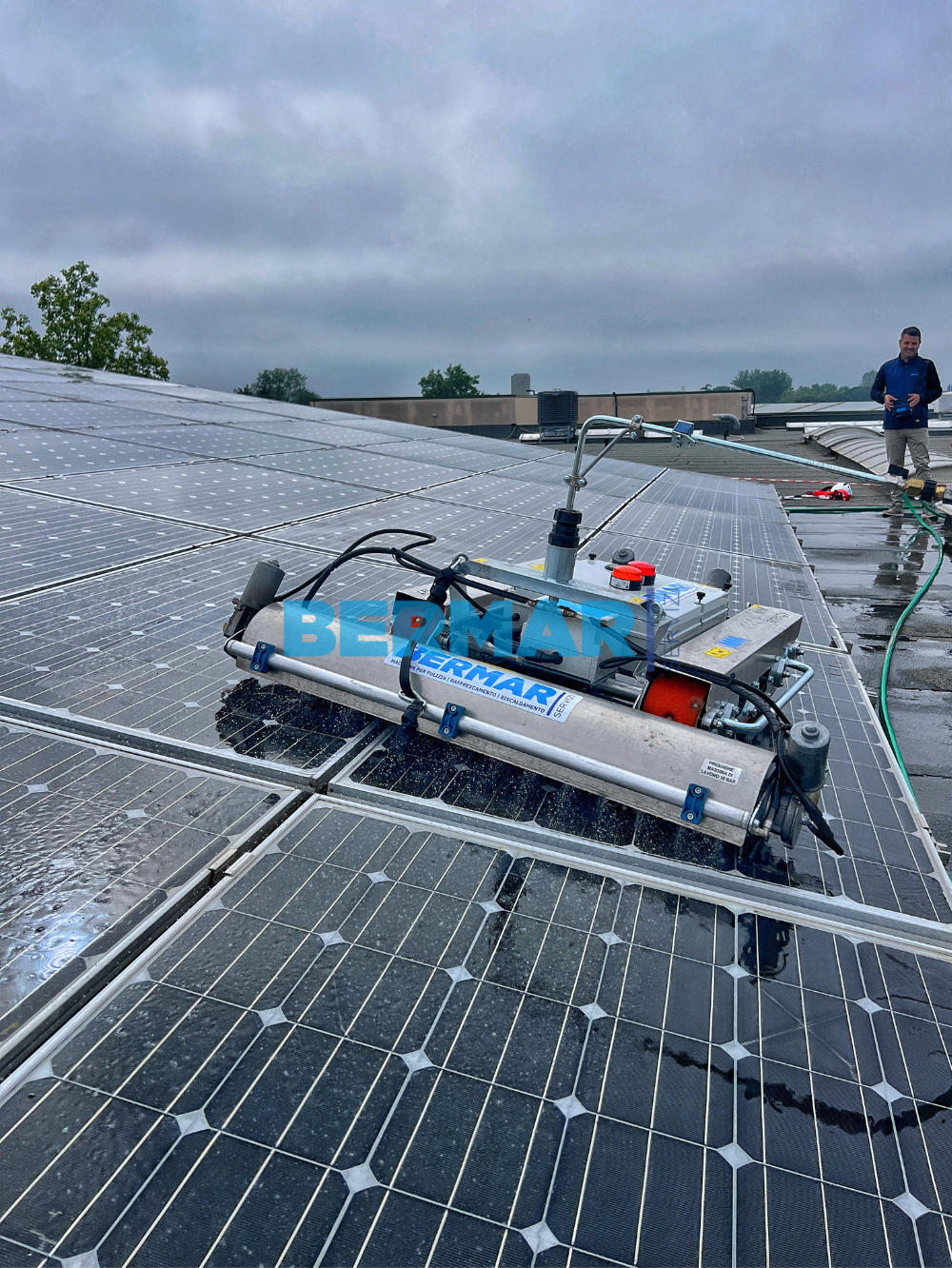 Robot Pulizia Pannelli Fotovoltaici - ROBOT MM SOLAR