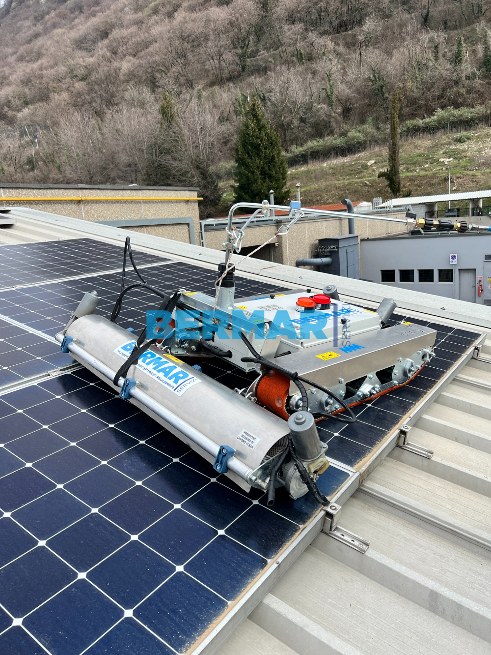 Robot Pulizia Pannelli Fotovoltaici - ROBOT MM SOLAR