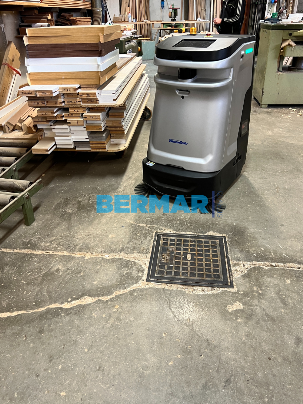 Spazzatrice autonoma industriale ECOBOT SP 50