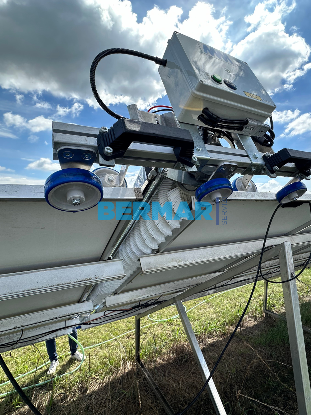 Spazzola fissa Automatica per Impianti fotovoltaici a vela